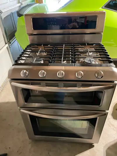 Like new dual fuel 2 oven kitchen aid range, View more