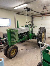 John Deere B tractor 