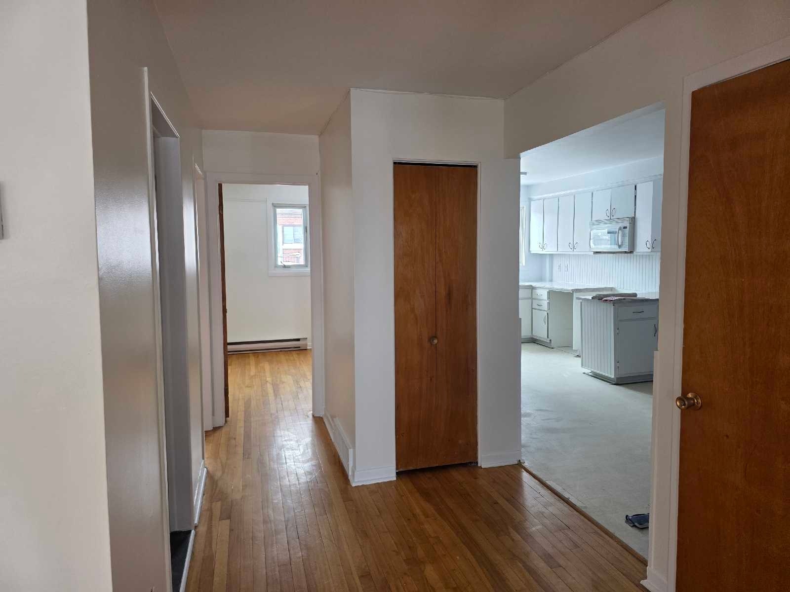 5 1/2 available in Lasalle September 1st — photo 3