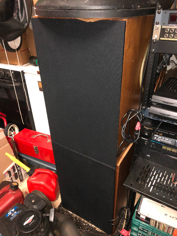 Cerwin Vega U-15 speaker cabinets. Rare find! in Speakers in Oshawa / Durham Region - Image 4
