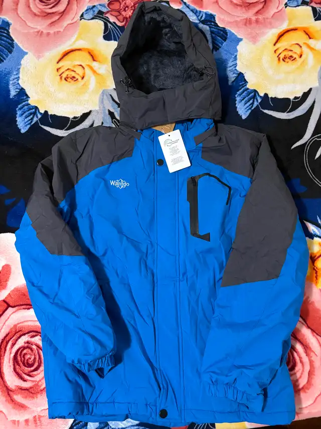 Brand New Men's Winter Jacket Ski Jacket, Medium in Men's in Mississauga / Peel Region - Image 6