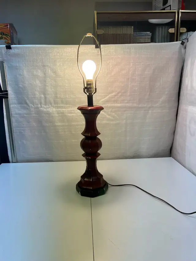 Lampe de Table Vintage / Vintage Mid-Century Table Lamp in Indoor Lighting & Fans in City of Montréal - Image 3