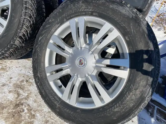 Mags et pneus hiver Cadillac SRX 235 65 R18 in Tires & Rims in Laval / North Shore - Image 6