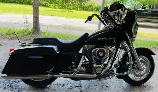 Harley Street Glide in Street, Cruisers & Choppers in Timmins - Image 2
