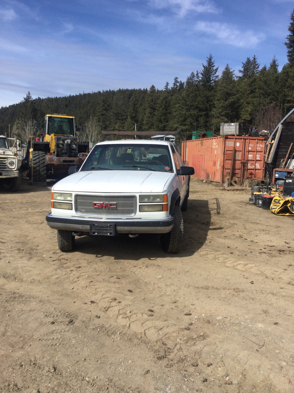 2000 gmc crewcab 4x4 in Cars & Trucks in Williams Lake