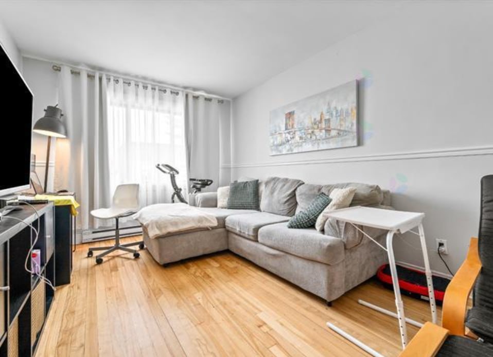Grand 5 1/2 à louer au 9310 sur l'avenue Bruchési à Montréal — photo 3