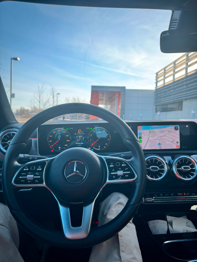 2019 MERCEDES-BENZ A-Class A250 4MATIC LOW KMS dans Autos et camions  à Ville de Montréal - Image 2