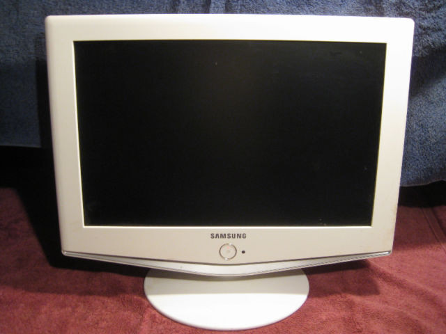 Samsung LCD TV in TVs in St. Albert - Image 3