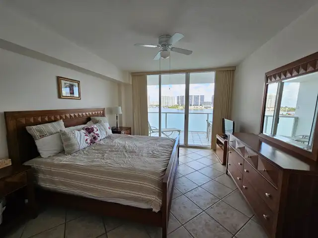 $1,450 / 2br - Marina Bay Club **Available Dec2025&Jan2026 in Florida in Canada - Image 2