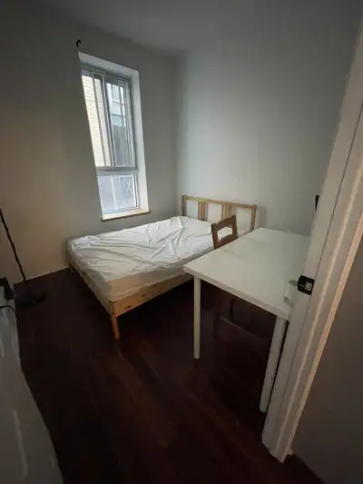 chambre au centre-ville/downtown montreal!