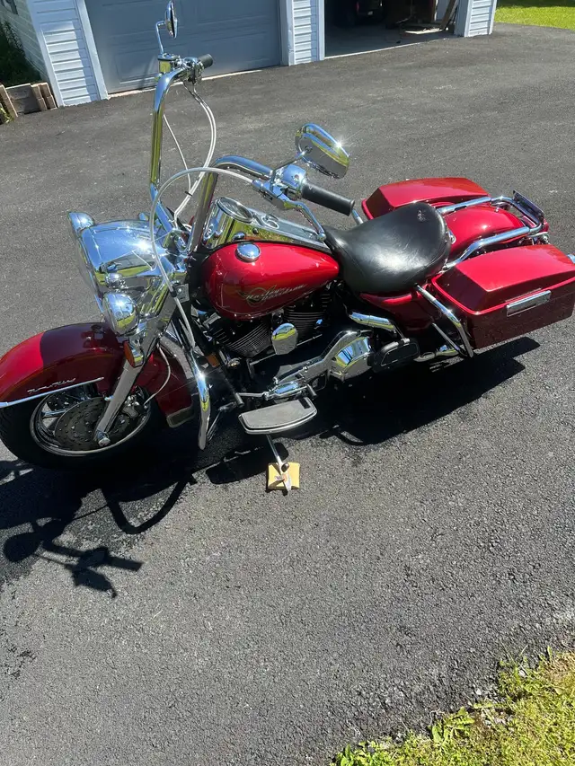 2006 Harley roadking(New 103 motor installed) in Touring in Bedford - Image 6