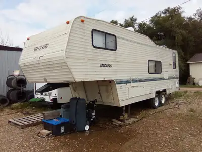 1991 Vanguard 5th Wheel Camper; Nice Condition inside; Easy to tow; Lights and brakes work; Some mou...