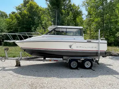 This fishing and/or family cruiser with a hardtop roof is very practical, clean, well cared for, and...