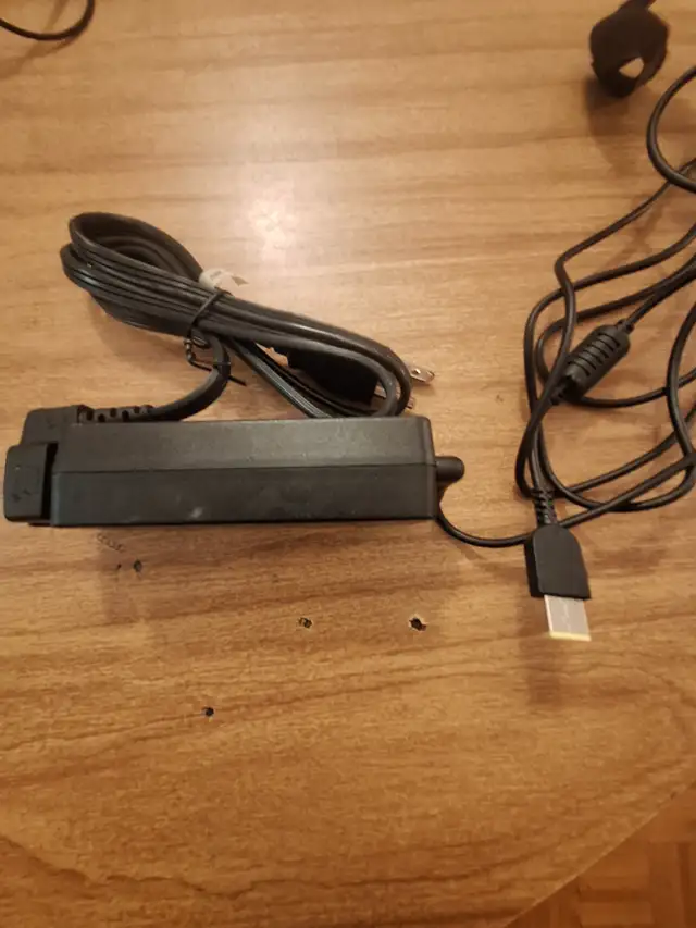 Lenovo standard power adapter, 65W. in Laptop Accessories in City of Toronto - Image 5