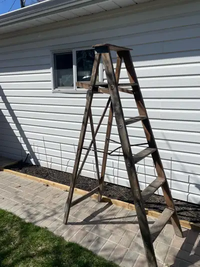 50 + years - original Electrician wooden ladder Useable / excellent condition