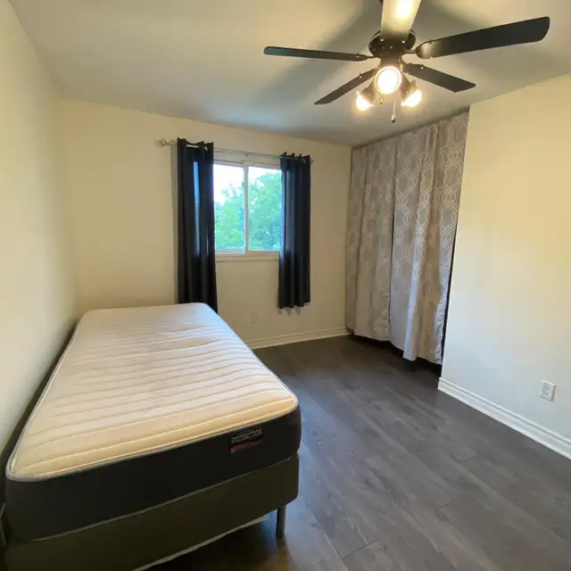 Furnished room for 1-Rent Now - Utilities - Pkg Incl- Oshawa