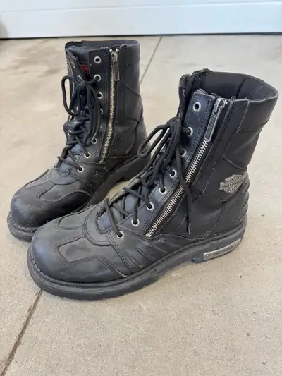 Various Harley-Davidson riding gear. Harley-Davidson riding boots - size 9 Transitioning riding glas...