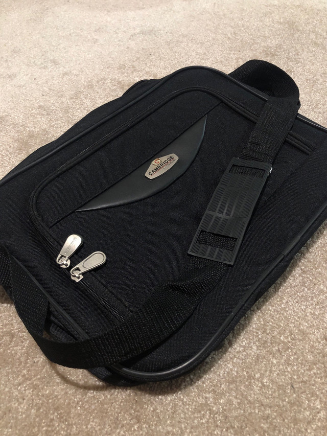 Cambridge laptop bag in Laptop Accessories in Oshawa / Durham Region