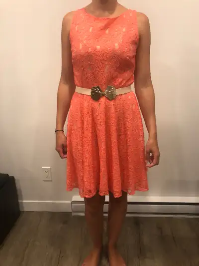 Robe pour dame ou jeune fille (Med ou 16 ans), View more