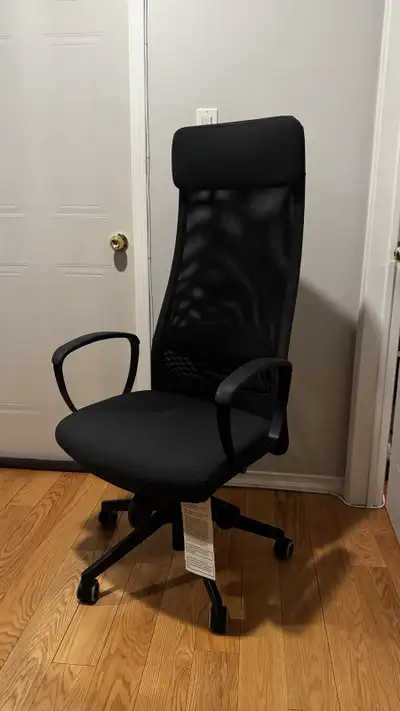 *Normally $250 brand new in IKEA website* I'm selling a nearly new IKEA Markus office chair in excel...