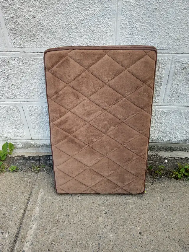 Lit pour chien 34,5 po x 22,5 po/Dog bed 34.6 inch x 22.5 inch