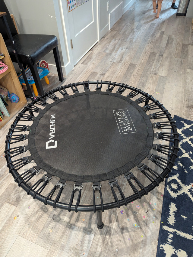 Darchen Trampoline (fitness or play) in Exercise Equipment in Edmonton