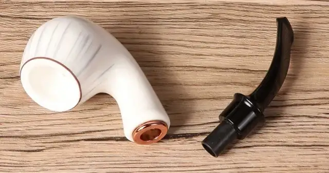 WHITE RESIN CERAMIC SMOKING PIPE in Other in Mississauga / Peel Region - Image 4