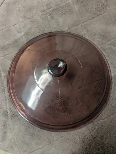 Add a touch of nostalgia to your kitchen with this vintage Pyrex lid, perfect for completing your cl...
