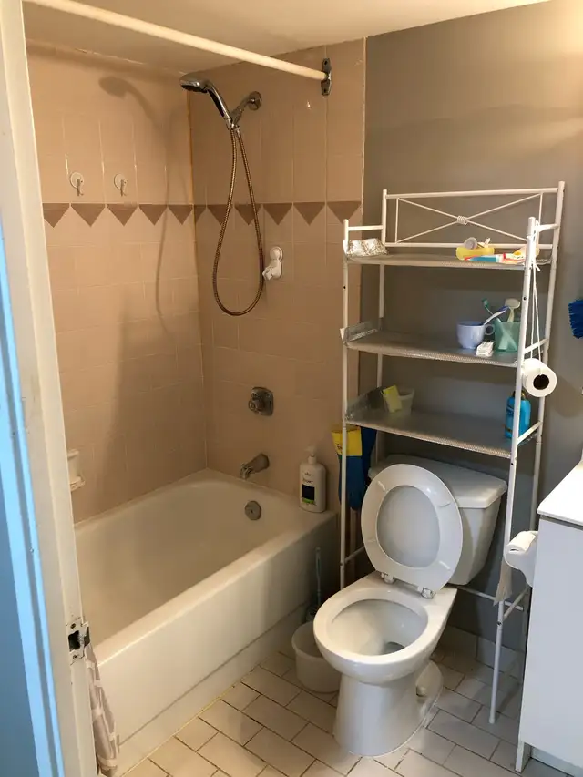 Room for rent-near UTSC and centennial college morningside in Room Rentals & Roommates in City of Toronto - Image 6