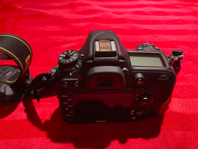 Appareil photo numérique Nikon D7100 dans Appareils photo et caméras  à Ville de Québec - Image 2