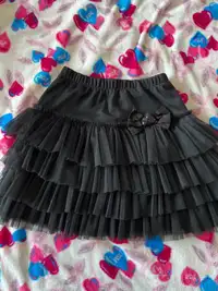 Skirt- age 6-10 years old. 