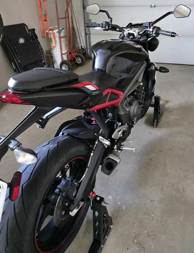 2020 Triumph street triple in Sport Bikes in Edmonton - Image 8