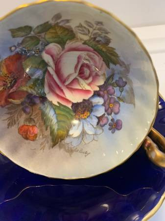 J A Bailey Signed Aynsley England Bone China Cabbage Rose Tea in Arts & Collectibles in Burnaby/New Westminster - Image 4