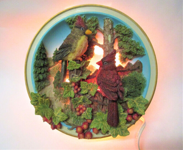 Vintage 3D Colorful Forest Birds Décor Table Lamp Night Light in Arts & Collectibles in Stratford - Image 4