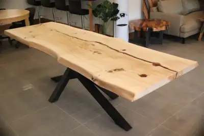 Table en peuplier et époxy, View more