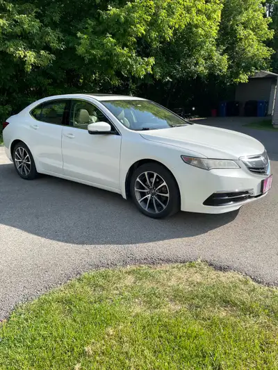 Je vends mon Acura TLX 2017 Tech V-6, une berline élégante et performante avec 91500 km au compteur....