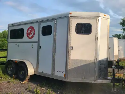 Clean aluminum JAMCO 2 horse bumper pull horse trailer for rent available for horse shows or horse r...