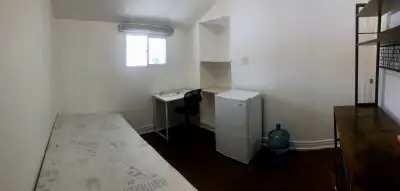 Private room in main floor with attached bathroom. Separate entrance through garage. Fully furnished...