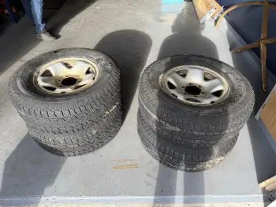 $400 Ono studded winter tires on rims. 265/70 R16