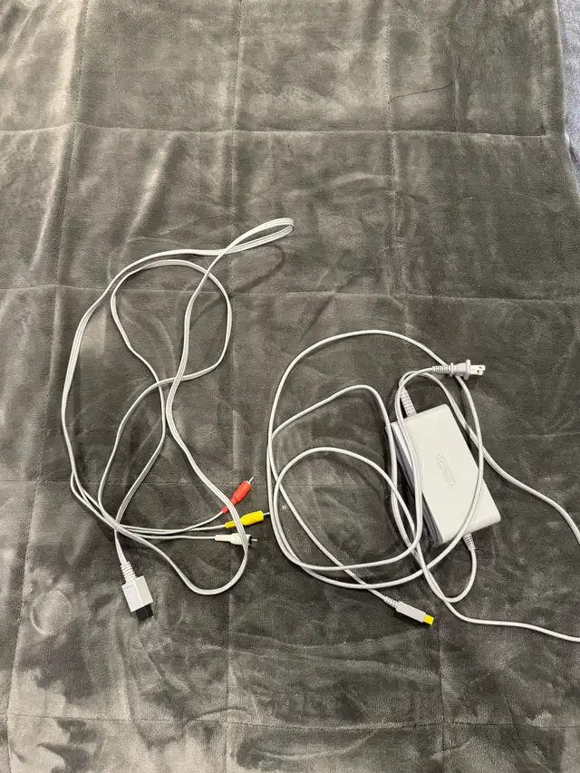 Original Nintendo Wii U cables   in Nintendo Wii U in Markham / York Region - Image 2