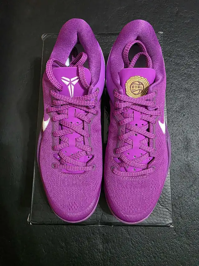 Kobe 8 EYBL size 8 in Men's Shoes in Mississauga / Peel Region - Image 4