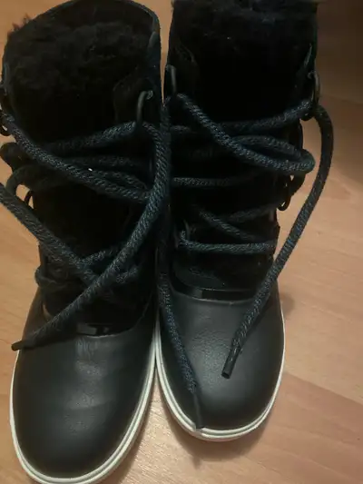 Winter boots , View more