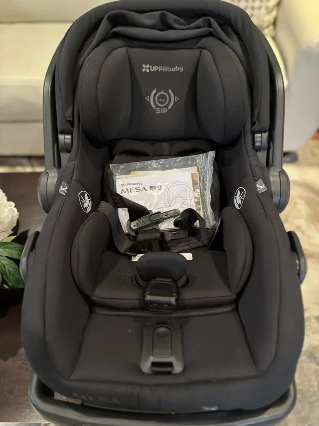 UPPAbaby Mesa car seat in Strollers, Carriers & Car Seats in Oakville / Halton Region - Image 2