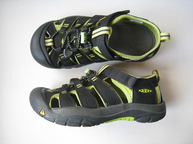 Kids/Youth Keen Sandals – size 3 in Kids & Youth in Guelph