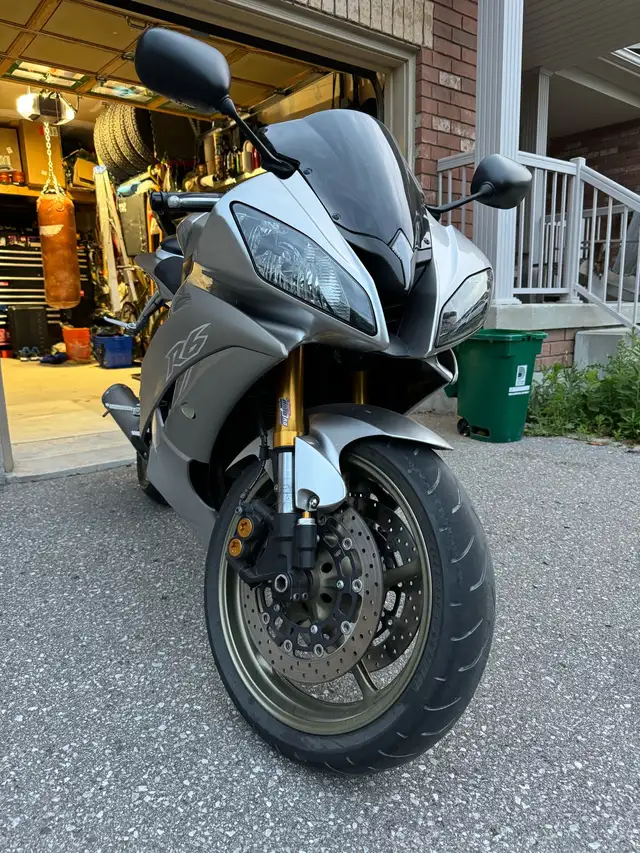 2008 Yamaha R6  in Sport Bikes in Oshawa / Durham Region - Image 6