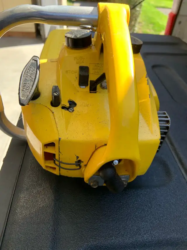 Vintage McCullough mini Mac chainsaw in Other in Oshawa / Durham Region - Image 4