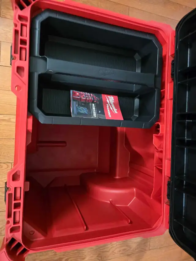 Milwaukee Packout Rolling Tool Box in Tool Storage & Benches in Markham / York Region - Image 3