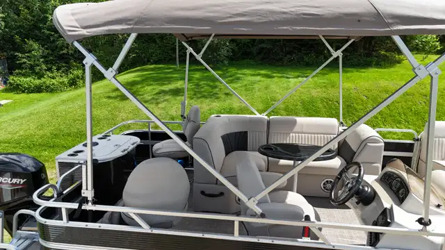 2020 Legend Splash + Flex Pontoon Boat in Personal Watercraft in North Bay - Image 10