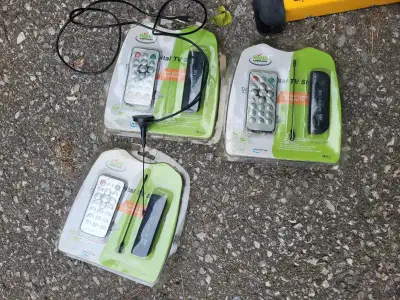 digital TV antennas x3, View more