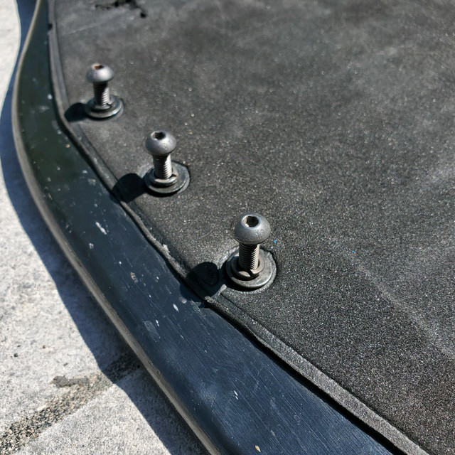 Eskate maple / fiberglass deck with padding and threaded inserts in Skateboard in City of Toronto - Image 4